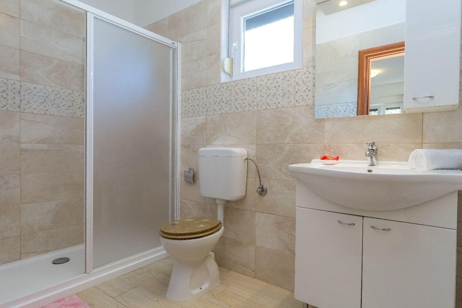 Apartment Zvone1 Veli Rat