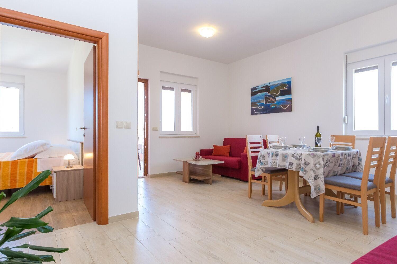 Apartment Zvone1 Veli Rat