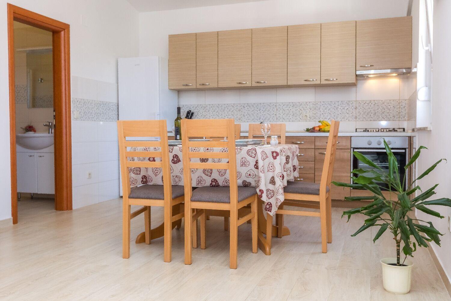 Apartment Zvone1 Veli Rat